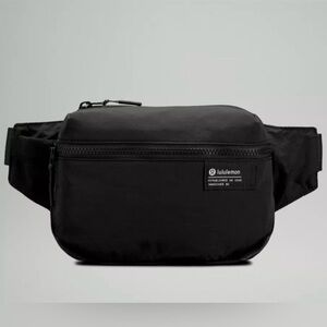 Lululemon Clean Lines 2L Belt Bag - Black